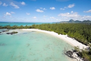 Beach _ Pool - Ile Aux Cerfs pvt beach 01  